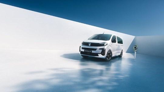 NEW VIVARO L1H1 120PS
