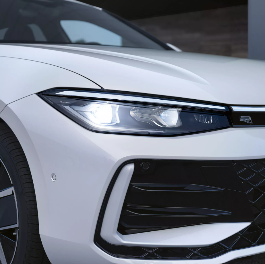 Volkswagen Passat Headlights