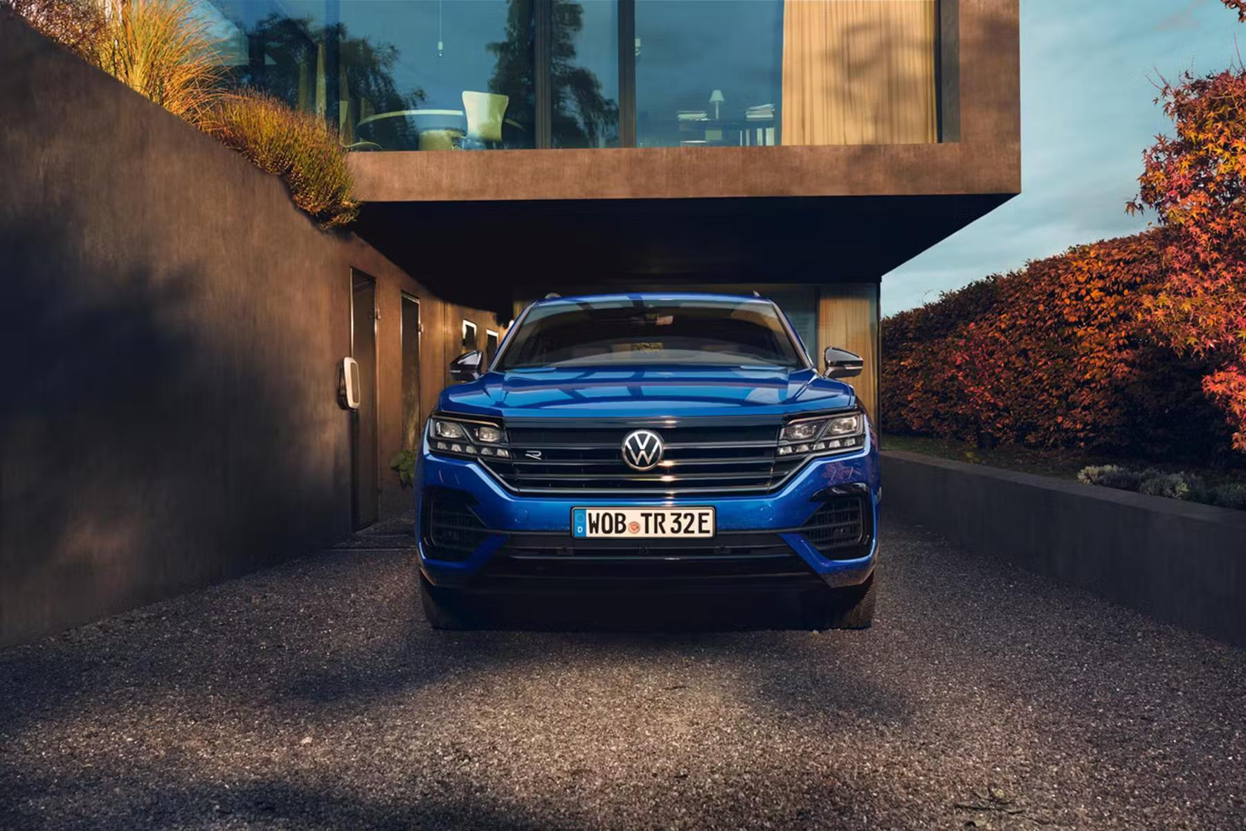 Volkswagen Touareg Front View