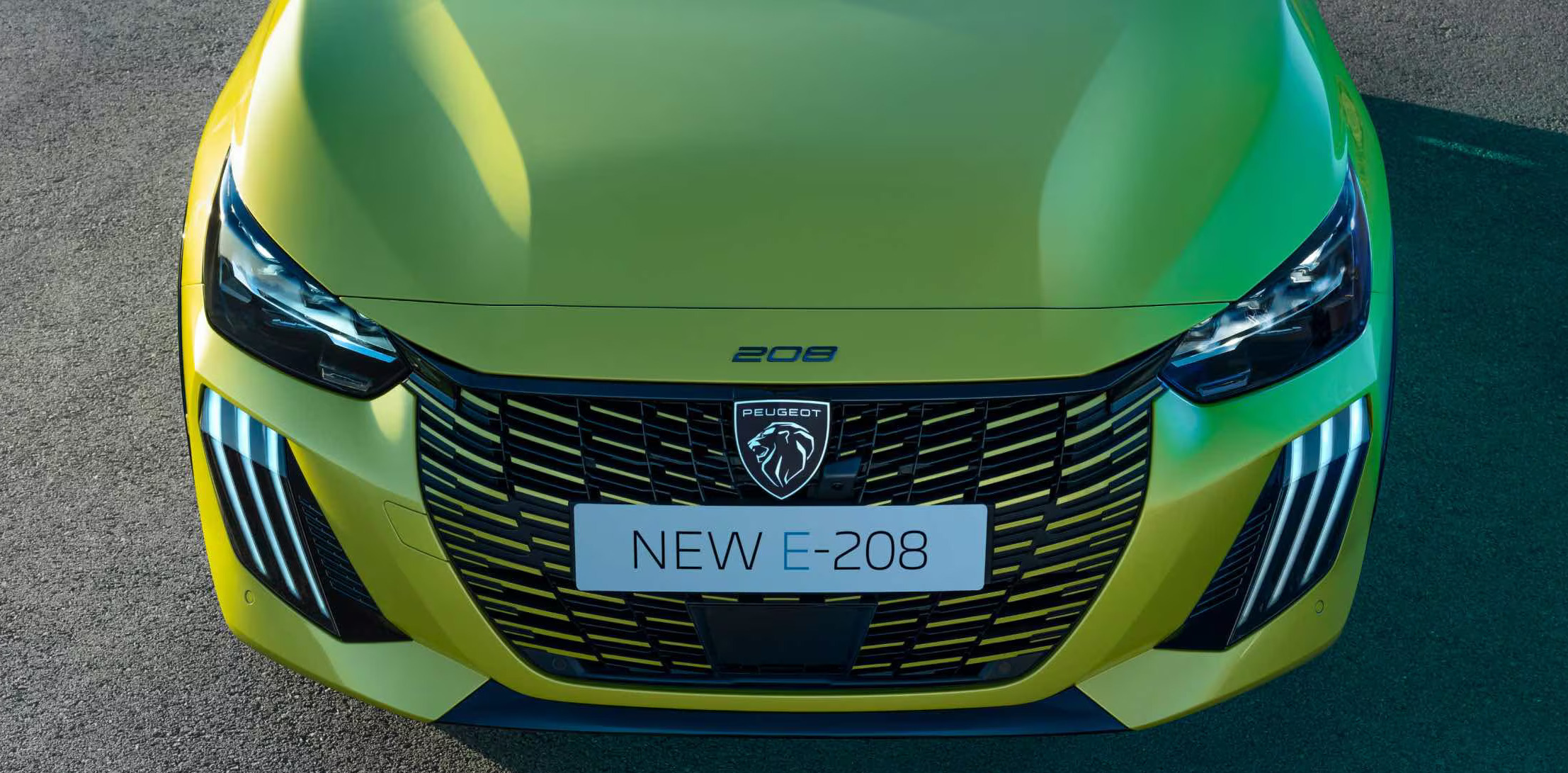 front top view of peugeot 208