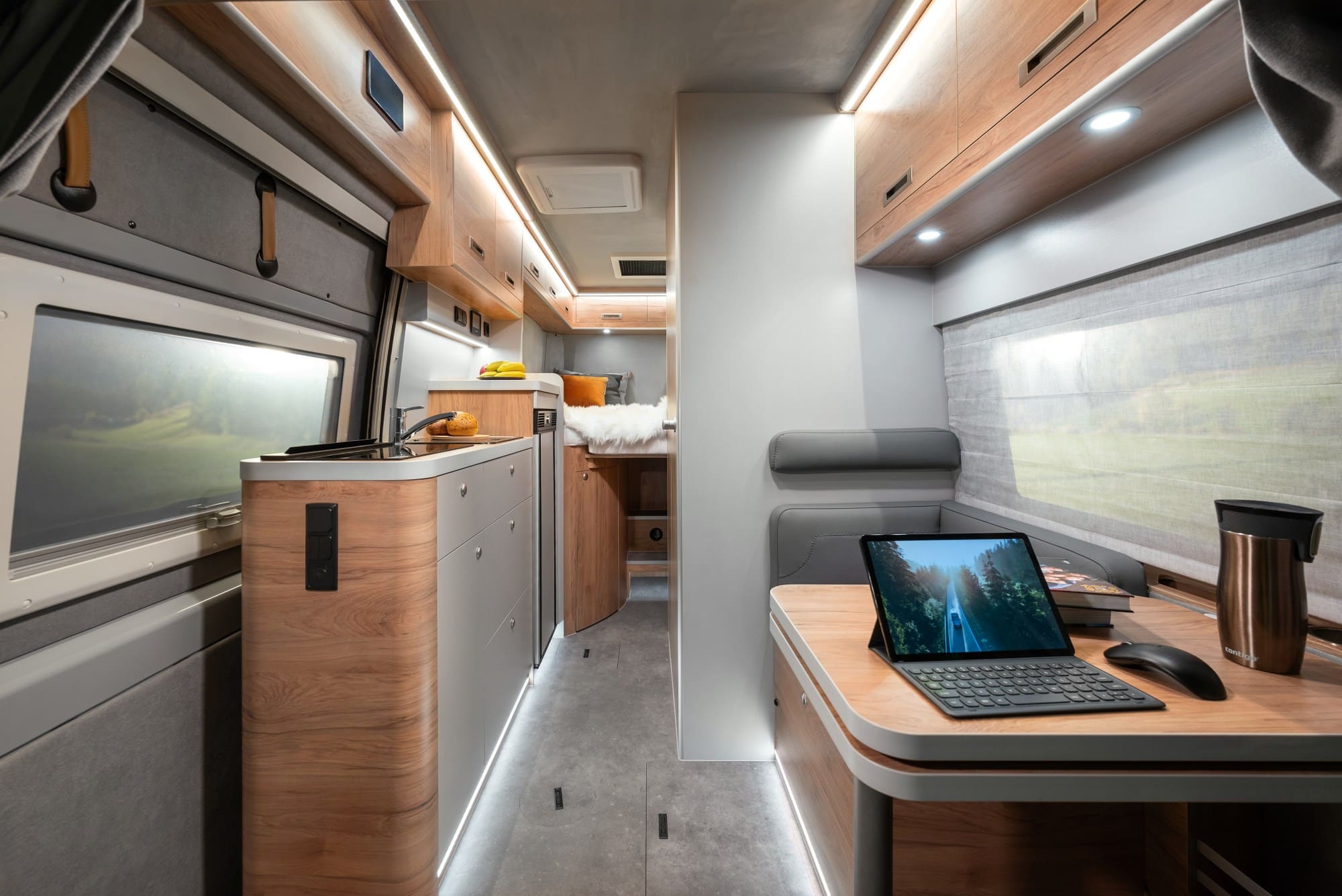 Globe Traveller Explorer