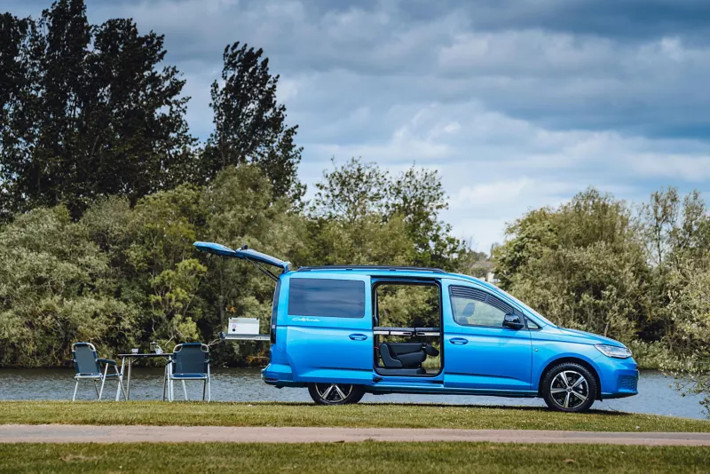 Volkswagen Caddy California In Blue