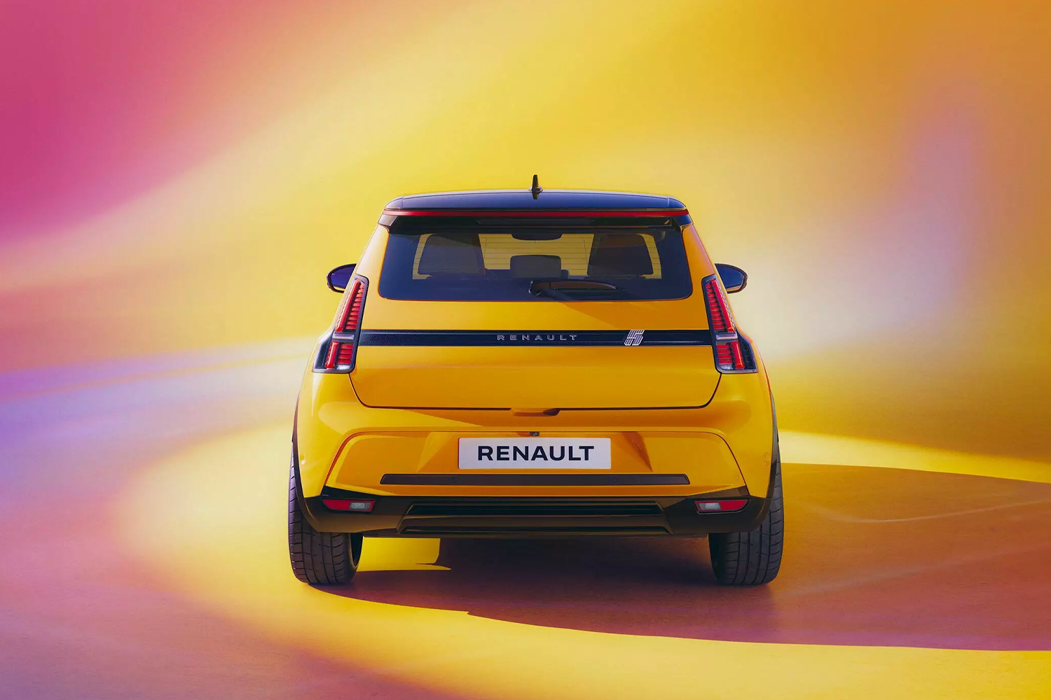 rear view of the renault 5
