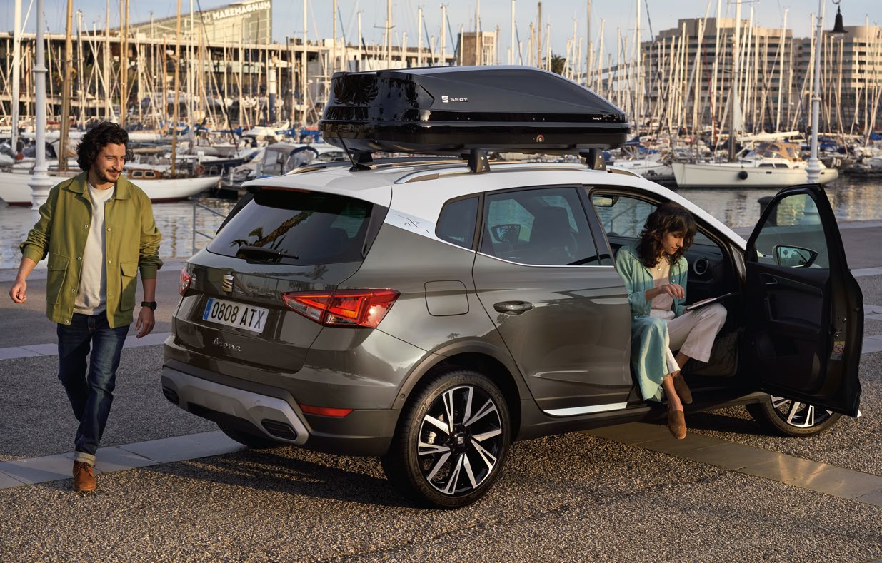 SEAT Arona with roof storage box
