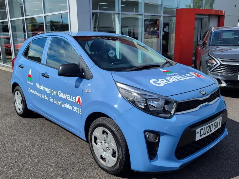 GRAVELLS DONATES KIA PICANTO
