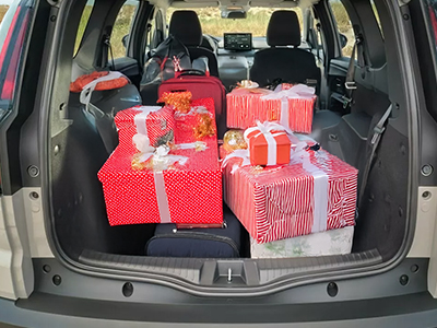 Presents, Bags and ‘Just One More Thing’: Christmas in a New Dacia Jogger