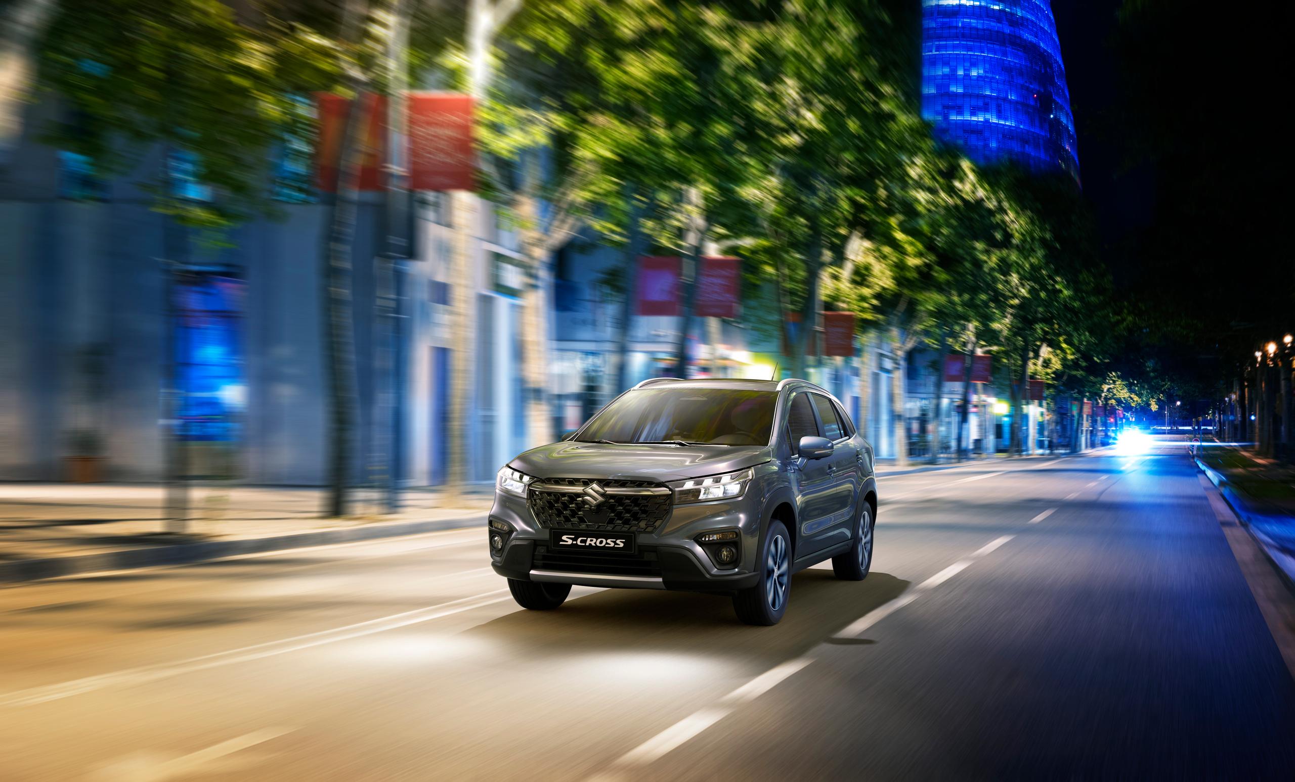 Suzuki S-Cross in the city