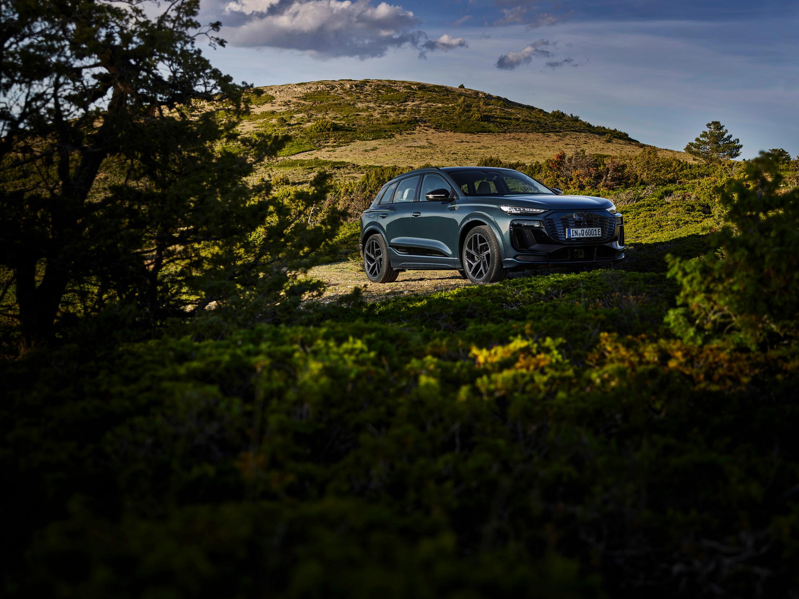 Audi Q6 Sportback e-tron Front Side View