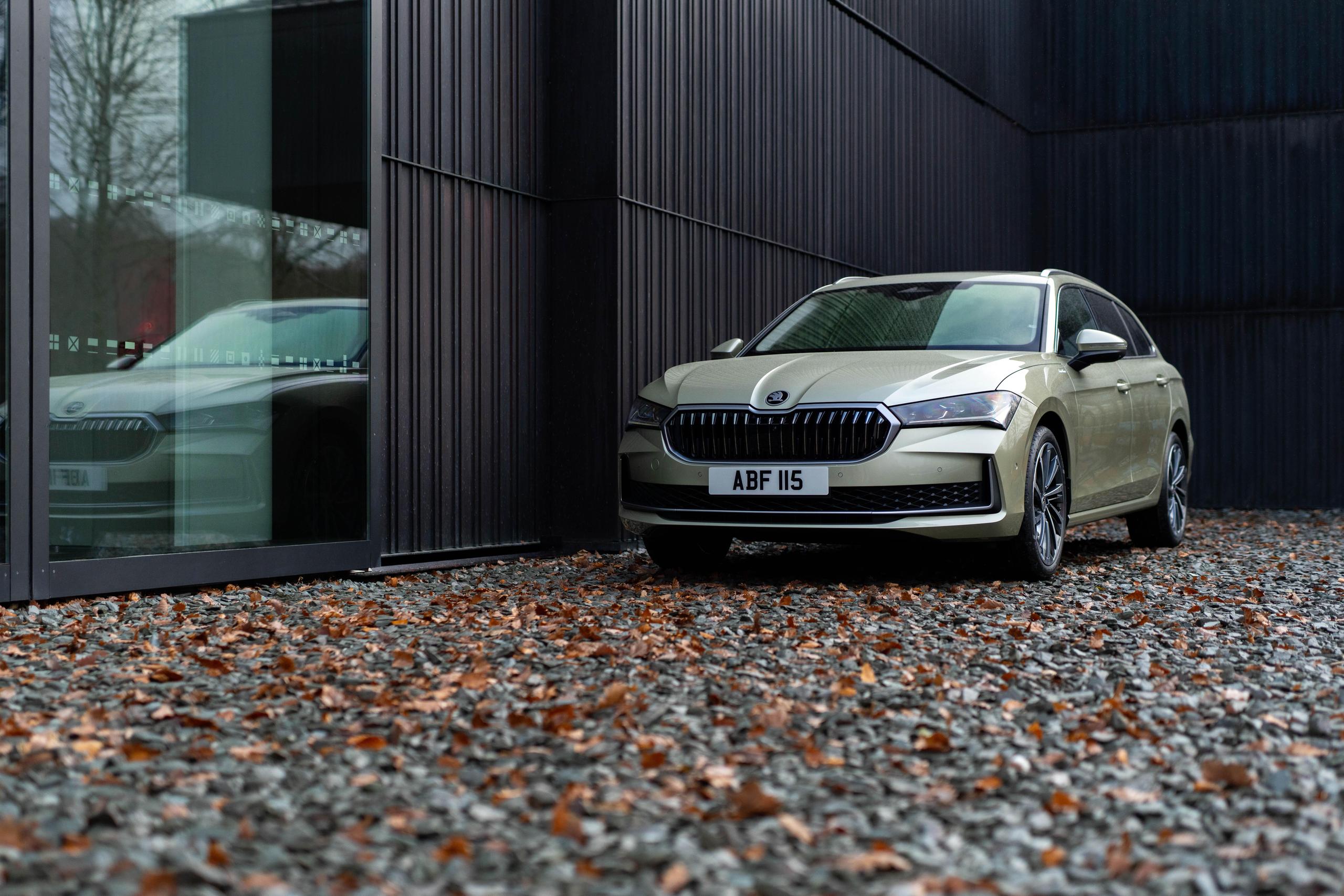 Škoda Superb scores the Top UK Car of 2025