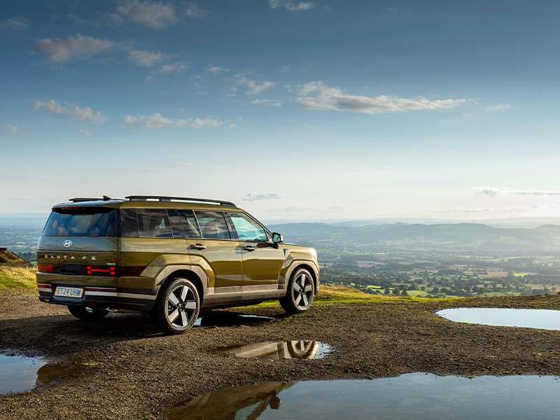 Success for All-new Hyundai SANTA FE and IONIQ 5 N at the UK Car of the Year Awards 2025