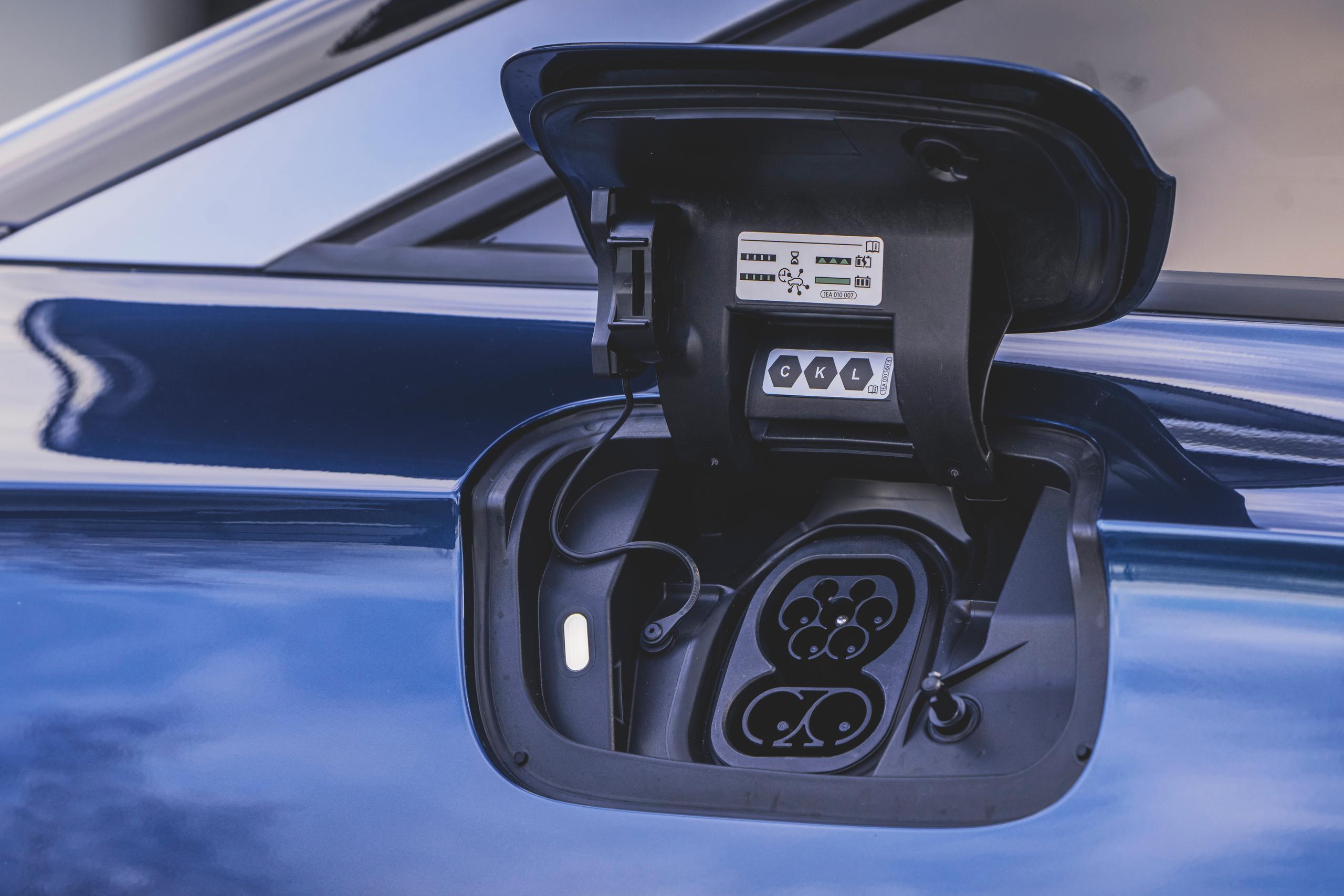 Volkswagen ID.7 Charging Port