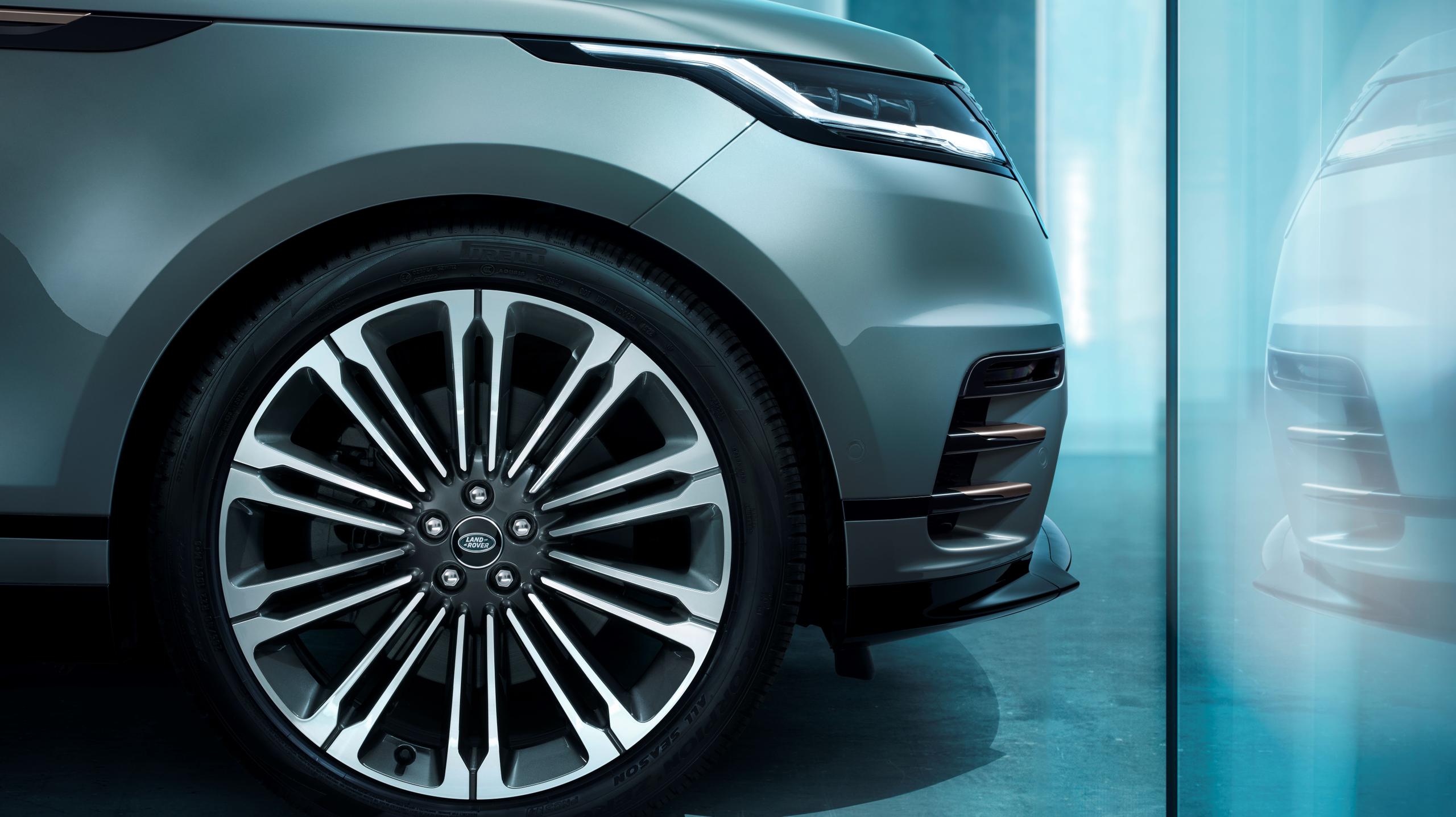 Silver Range Rover Velar Alloy Wheels