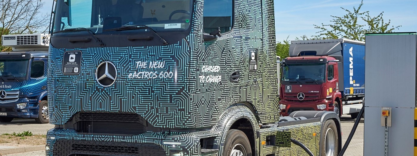 Mercedes-Benz Trucks developers successfully test electric charging at 1,000 kilowatts