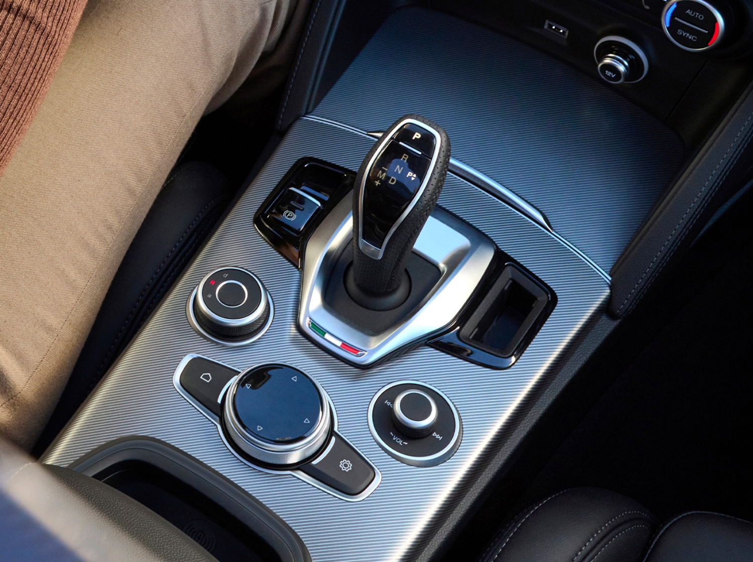 Stelvio centre console