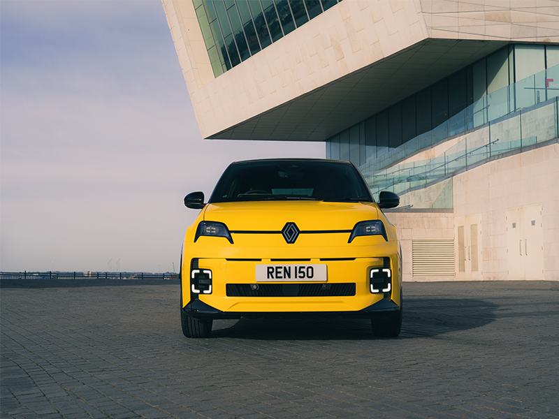 Renault Races Ahead in EV Rankings with R5 E-Tech EV