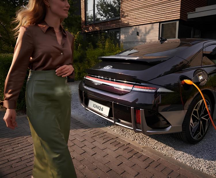 The Hyundai IONIQ 6 gallery image 3