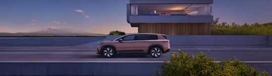 Seven seats, zero emissions: Škoda confirms UK pricing and specification for new all-electric flagship Peaq