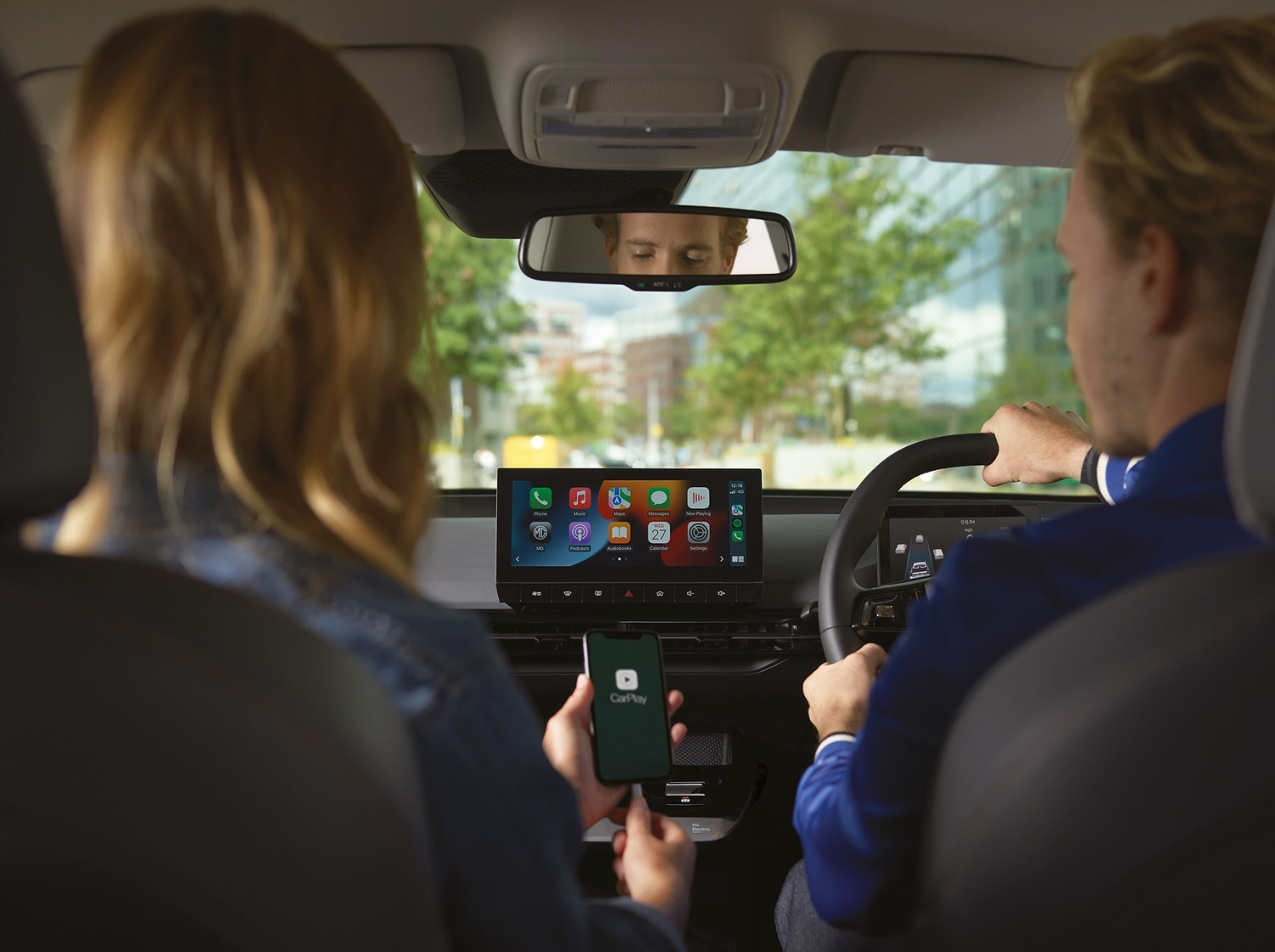 MG4 EV entertainment system