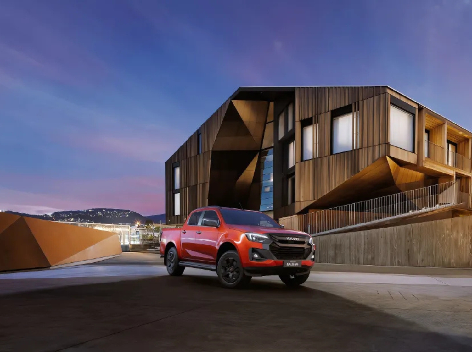 Isuzu D-Max V-Cross exterior front view
