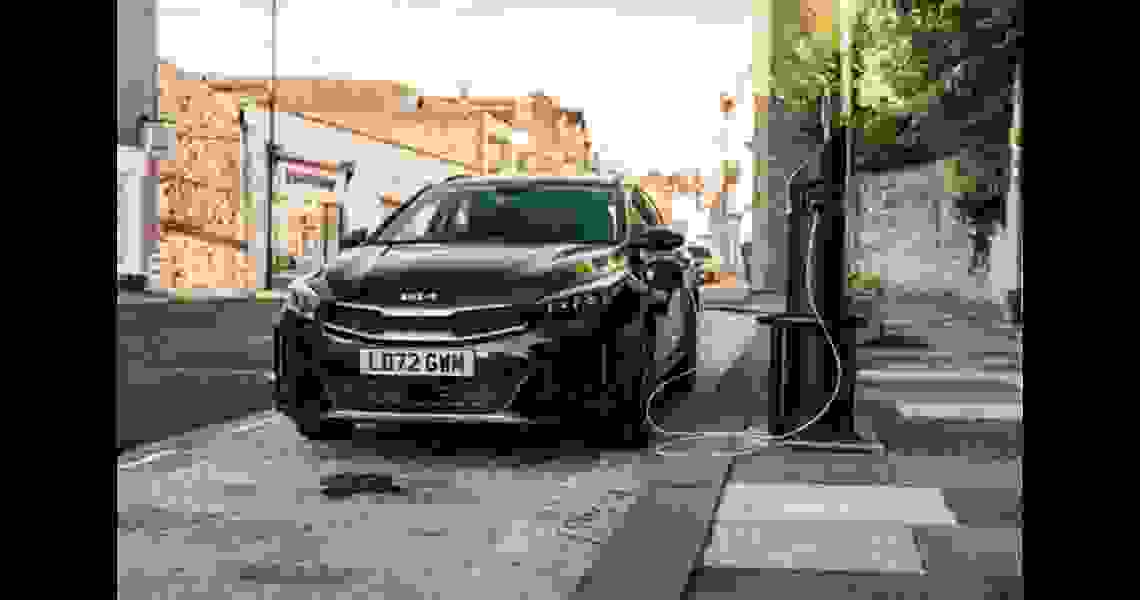 More than 30,000 UK EV chargers now available via Kia Charge