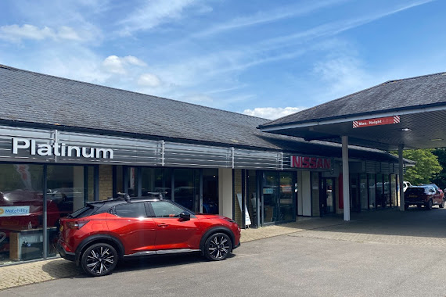 nissan dealership