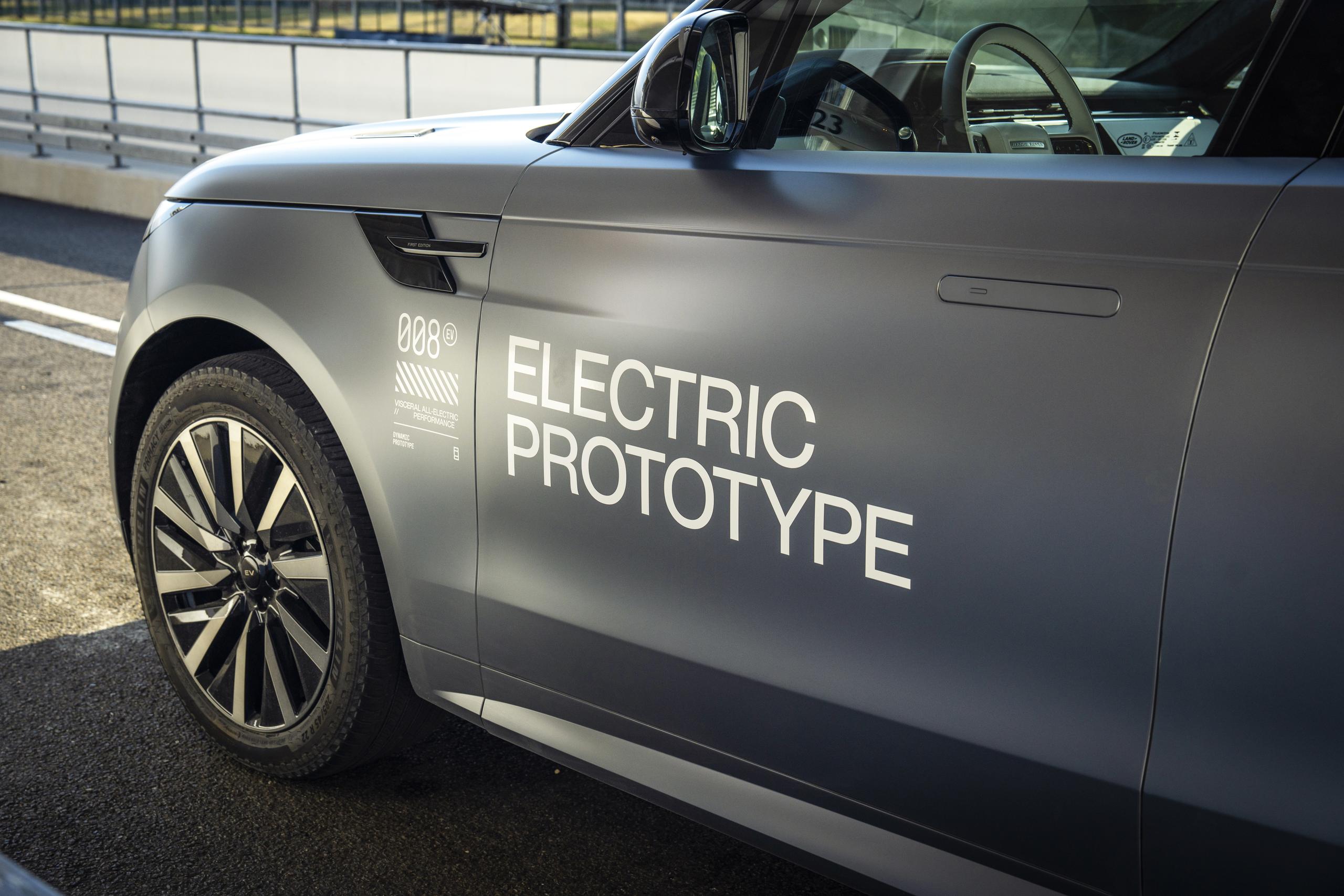 INTRODUCING RANGE ROVER SPORT ELECTRIC: THE PINNACLE OF SPORTING LUXURY
