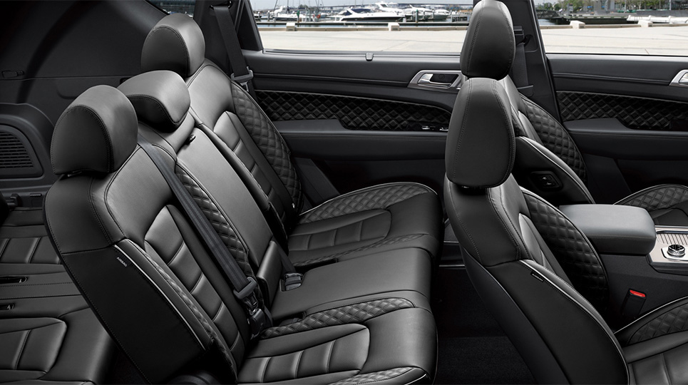 SsangYong Rexton - a 7-seater SUV's interior space with luxurious black leather upholstery