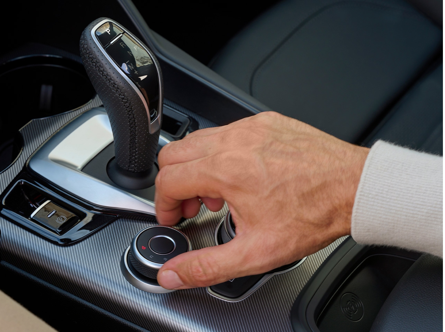 Giulia centre console