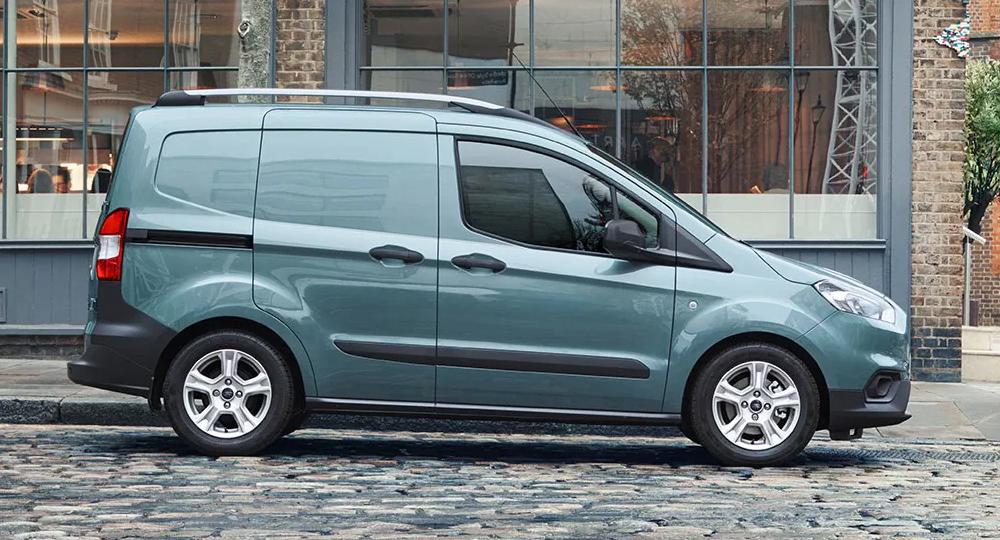 Ford Transit Courier 2021