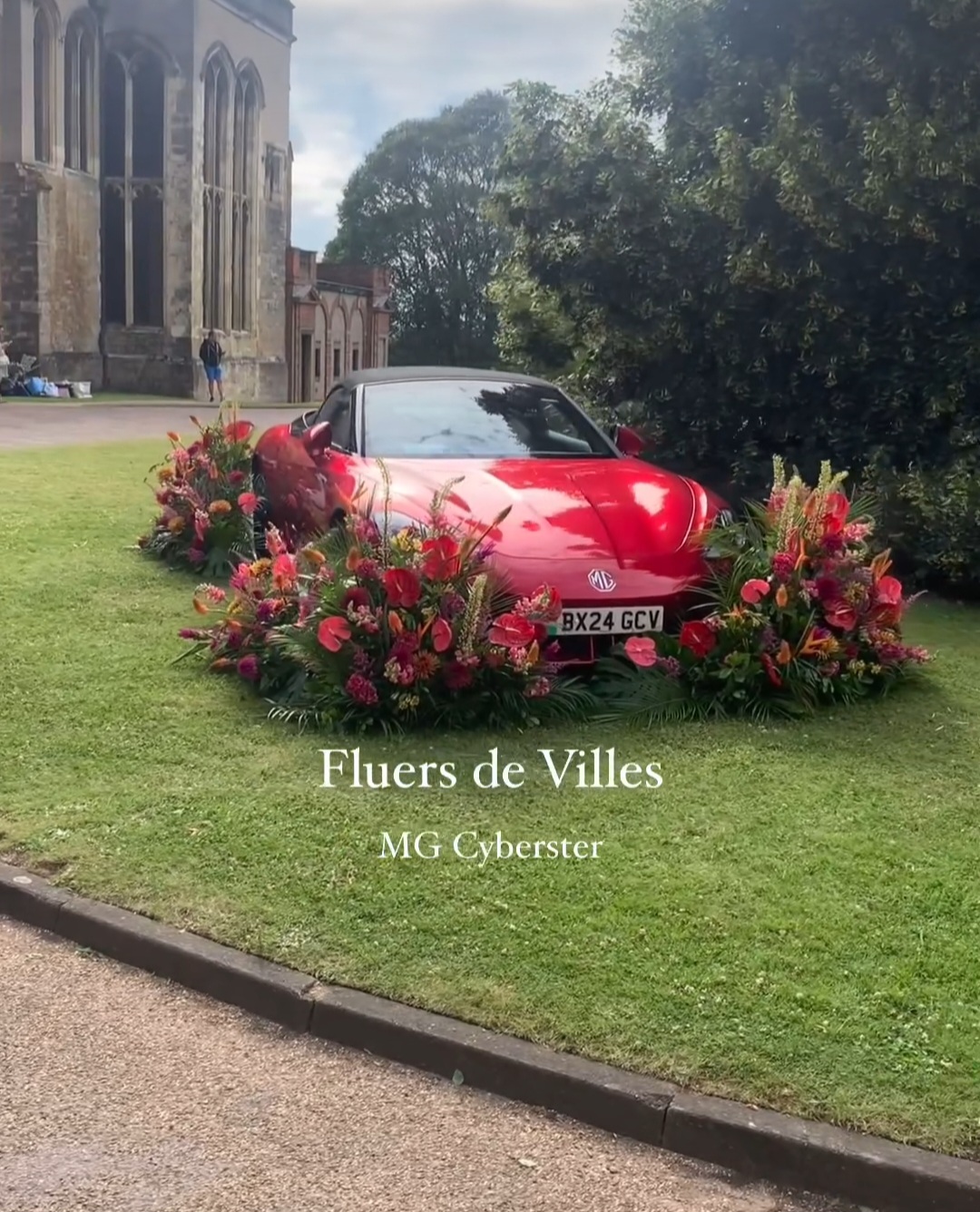 Fleurs de Villes Show at Eltham Palace: An Unforgettable Event with the MG Cyberster