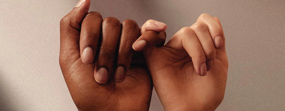 pinky fingers linking