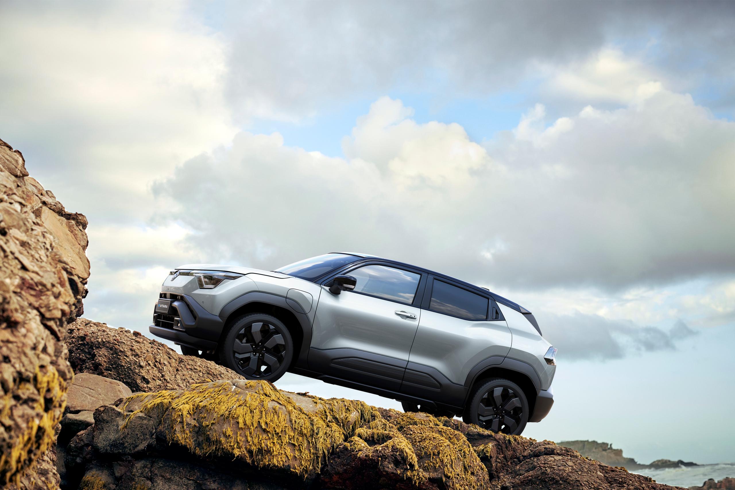 Suzuki e-vitara climbing a hill