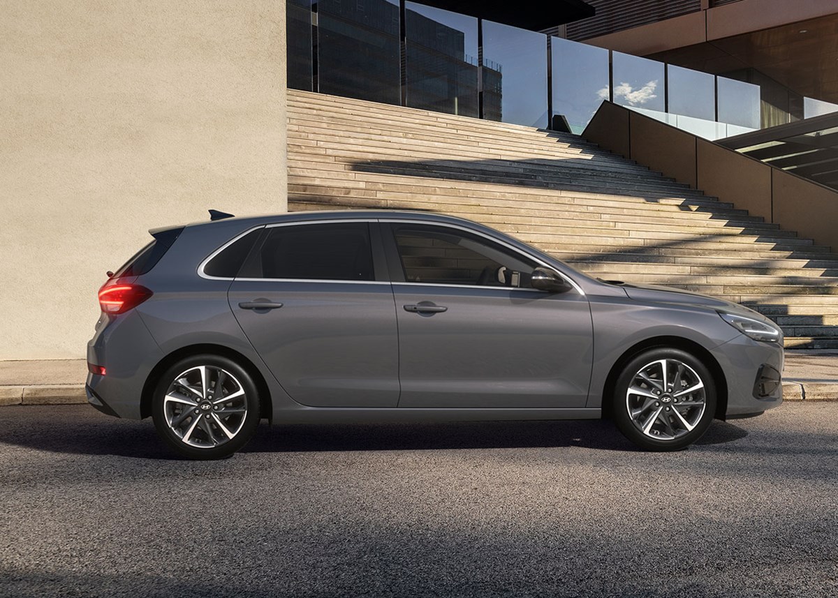 i30