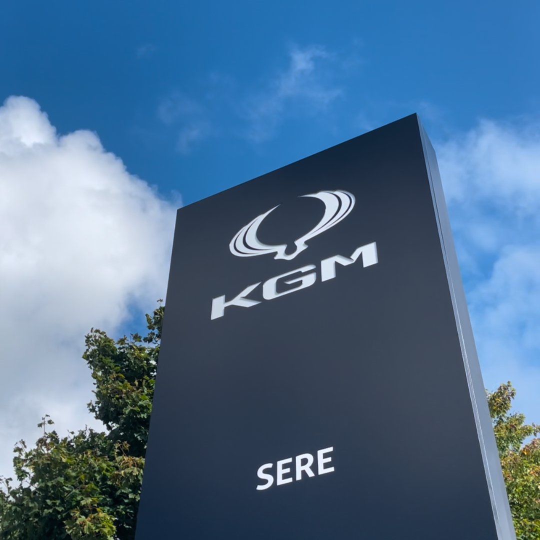 KGM sign with SERE