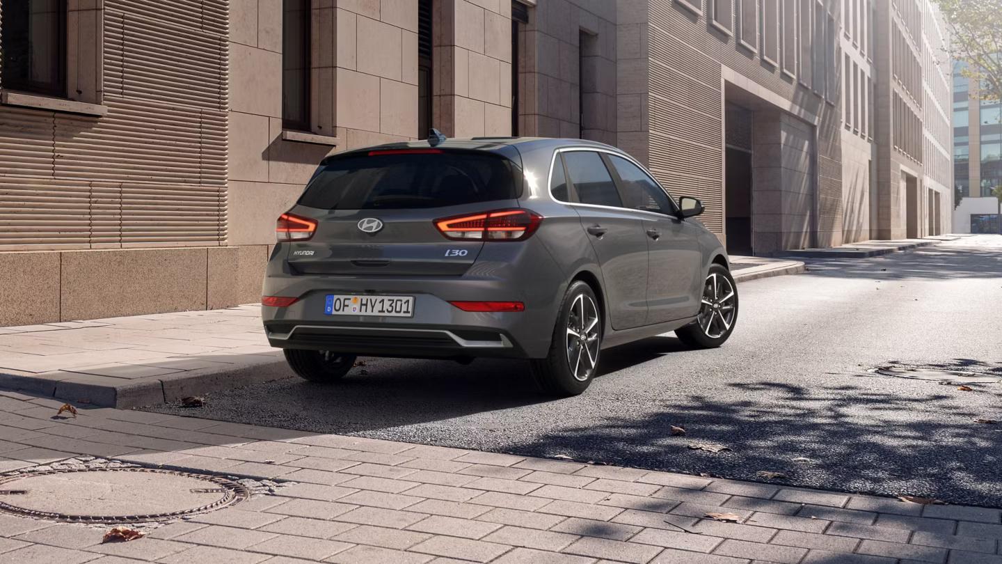 Hyundai i30 Rear Side View