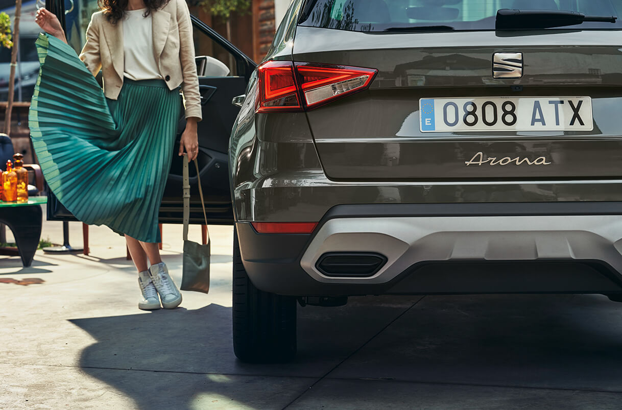 Arona rear