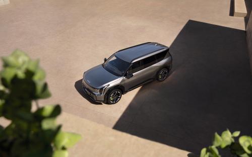 The Kia EV9 GT