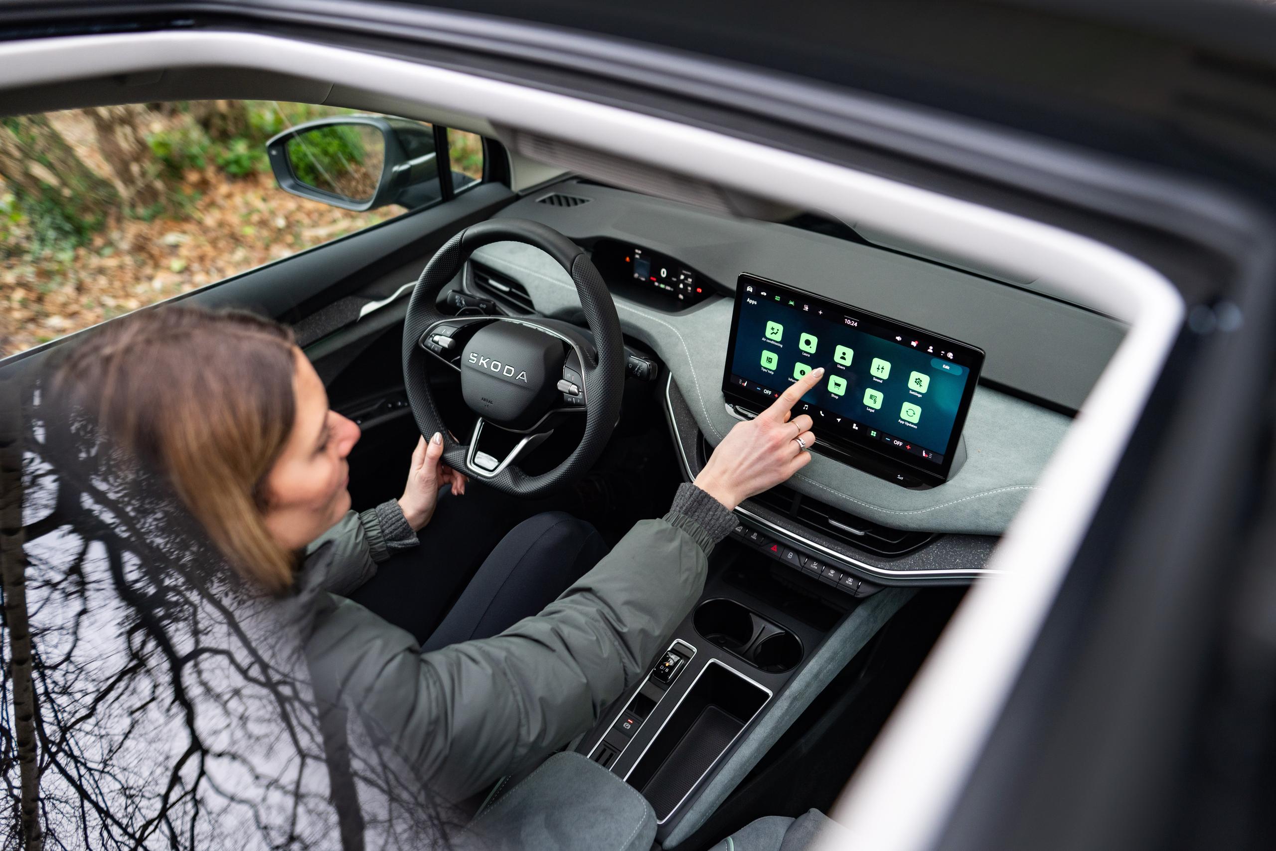 SKODA Enyaq Panoramic Roof