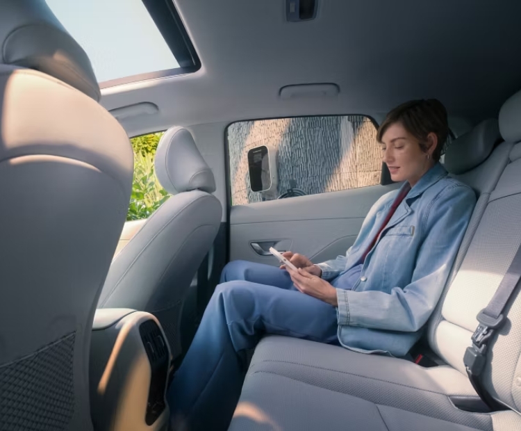 The Hyundai KONA Electric gallery image 8