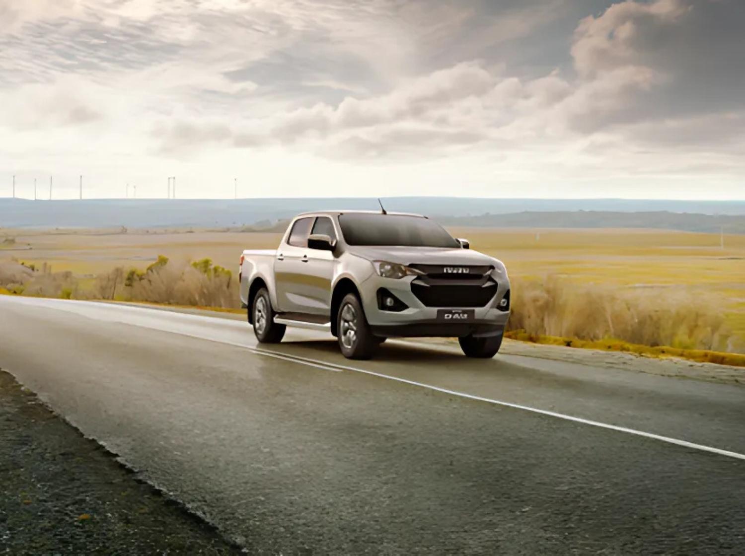 Isuzu D-Max DL20 driving countryside