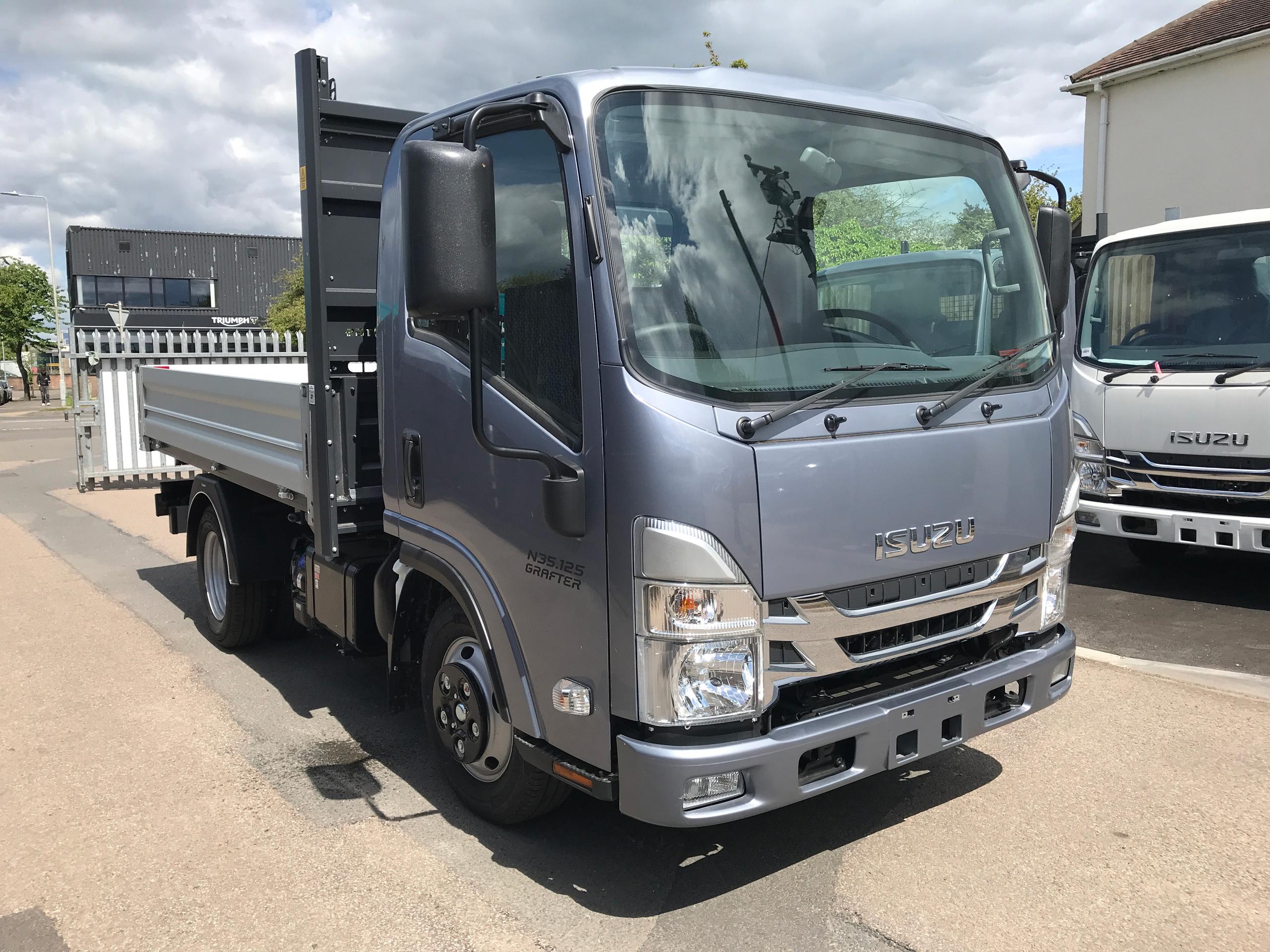 Isuzu N35.125 Tipper