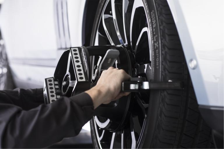 Land Rover wheel alignment check