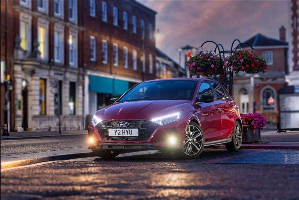 Hyundai celebrates as KONA is named Best Small Family Car and i20 N Best Hot Hatch at 2024 Carbuyer awards
