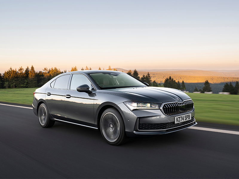 Škoda cruises to a Carwow Car of the Year 2025 award as the all-new Superb hits top spot
