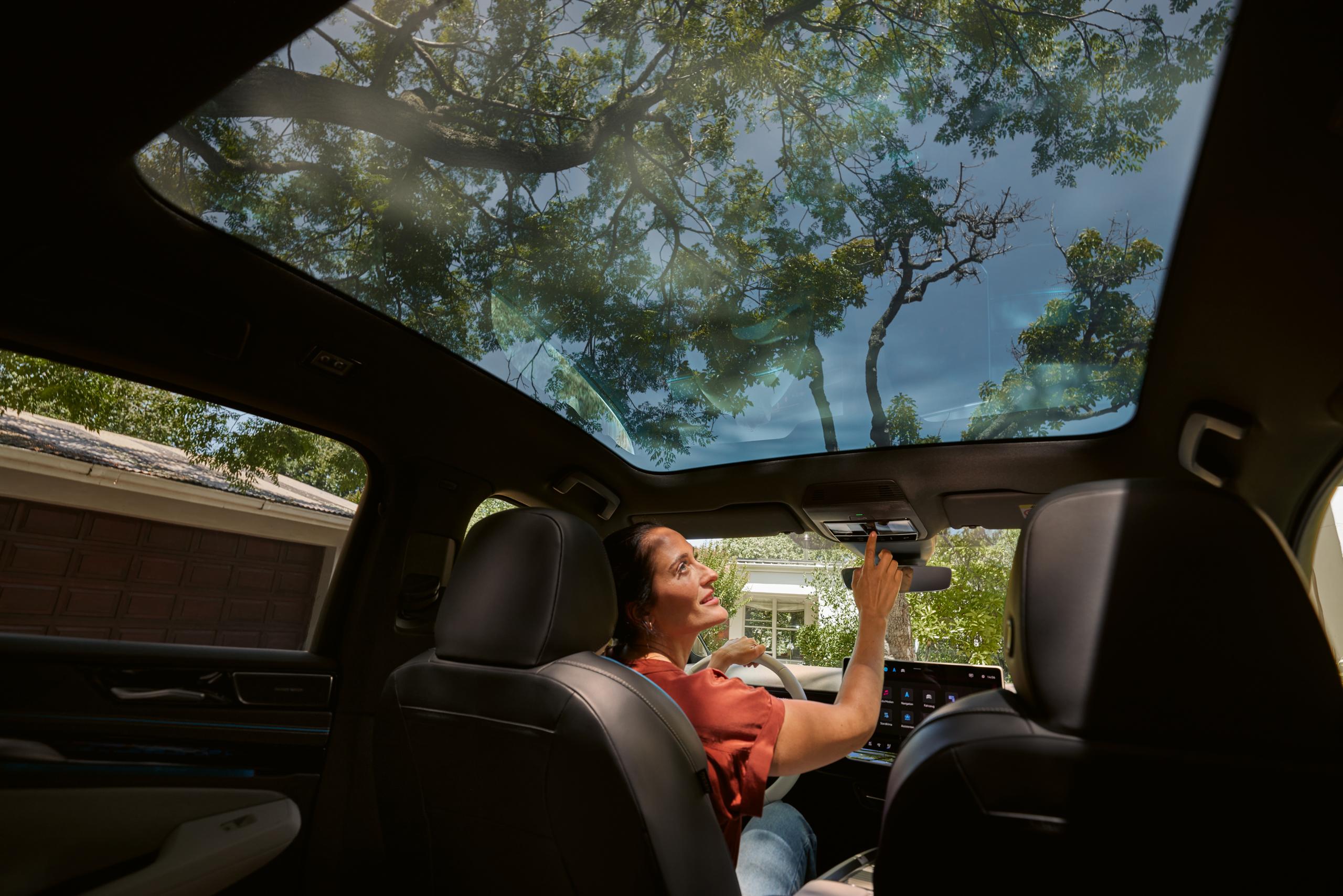Volkswagen ID.7 Panoramic sunroof with Smart Glass